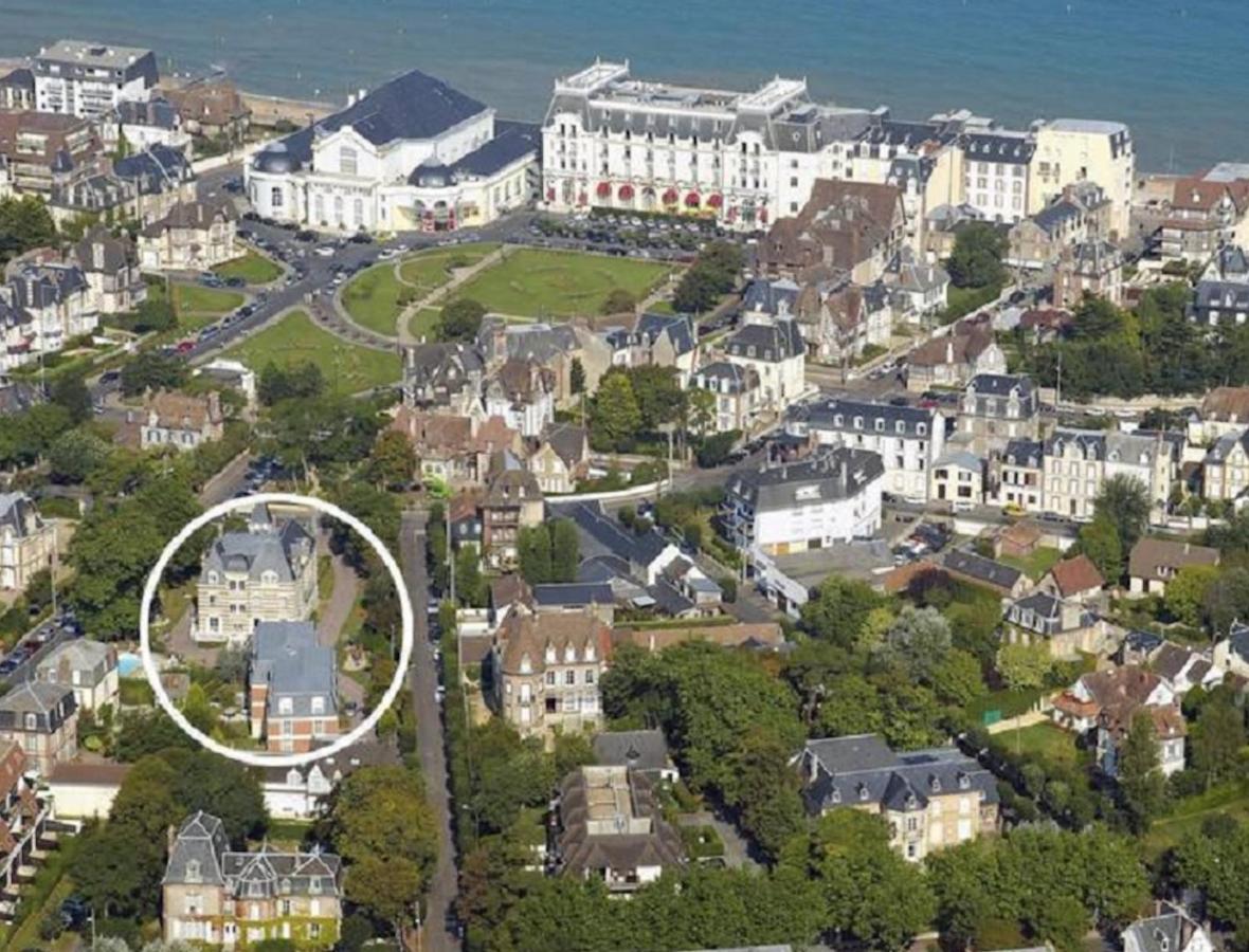 Cosy Appartement Dans Une Villa Avec Piscine, Proche Du Centre Et De La Mer Cabourg Exterior foto