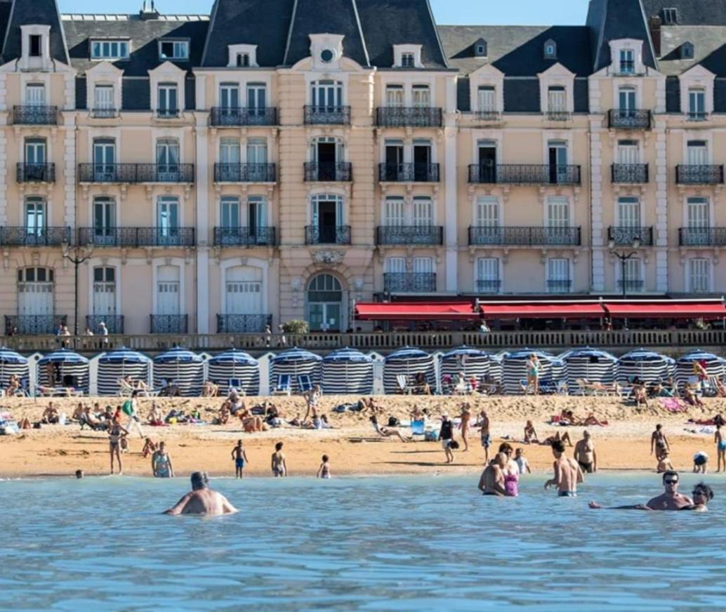 Cosy Appartement Dans Une Villa Avec Piscine, Proche Du Centre Et De La Mer Cabourg Exterior foto
