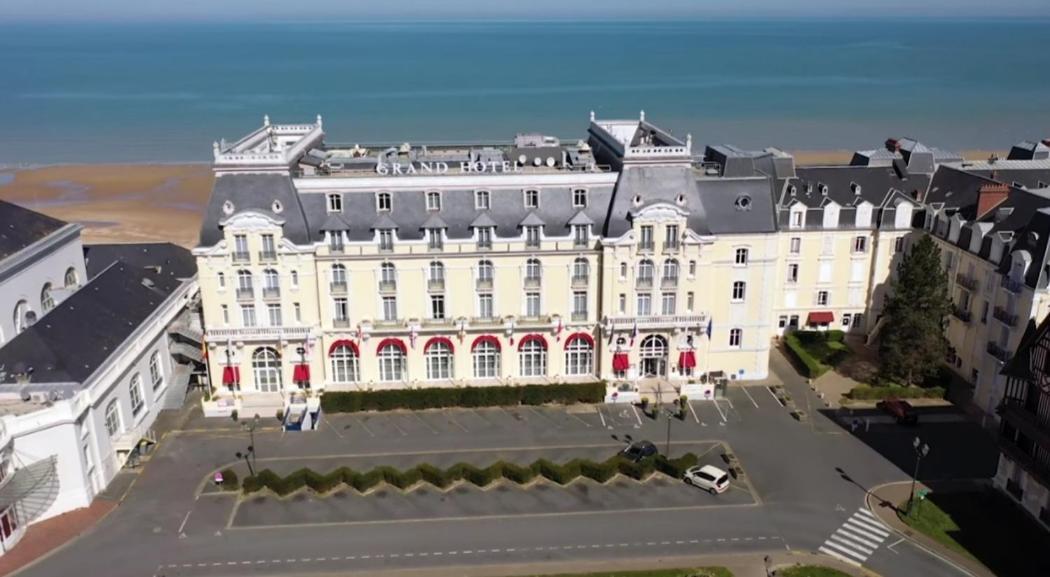 Cosy Appartement Dans Une Villa Avec Piscine, Proche Du Centre Et De La Mer Cabourg Exterior foto
