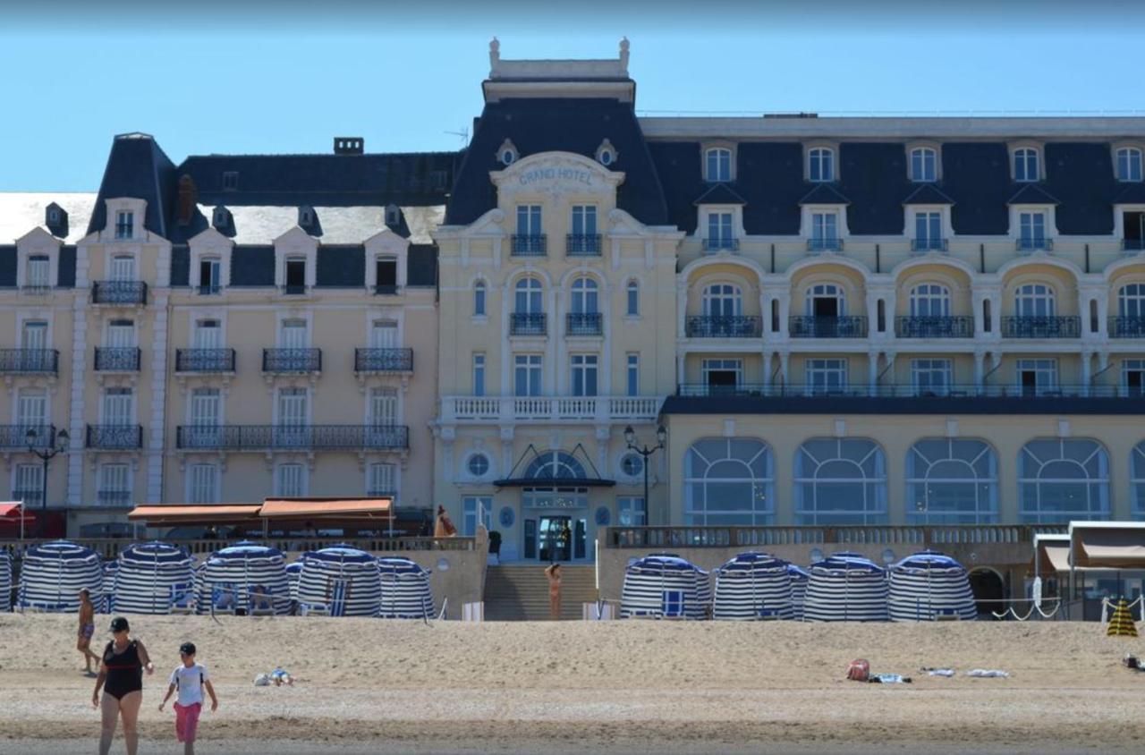 Cosy Appartement Dans Une Villa Avec Piscine, Proche Du Centre Et De La Mer Cabourg Exterior foto